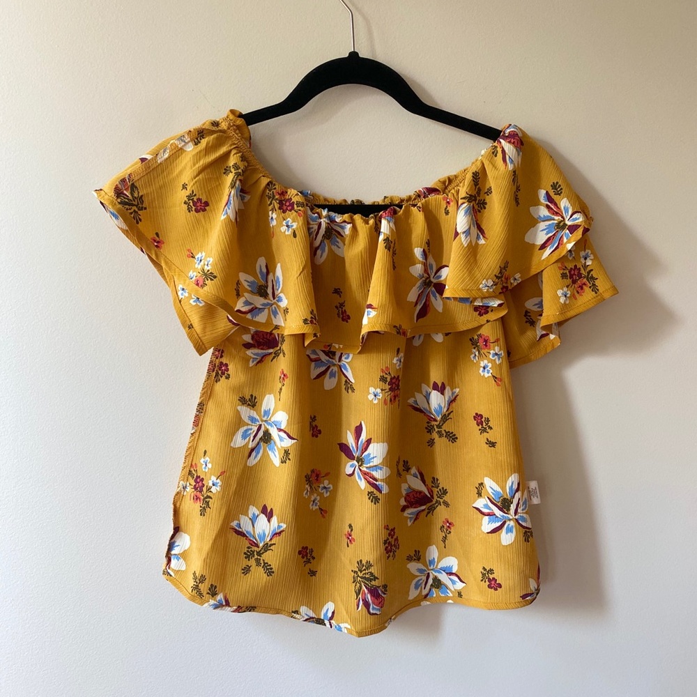 EUC Off Shoulder Crop Top